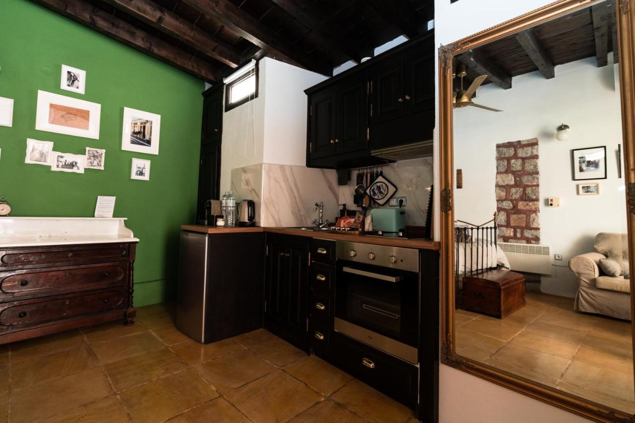 Rafalias Mansion Hydra  Bagian luar foto