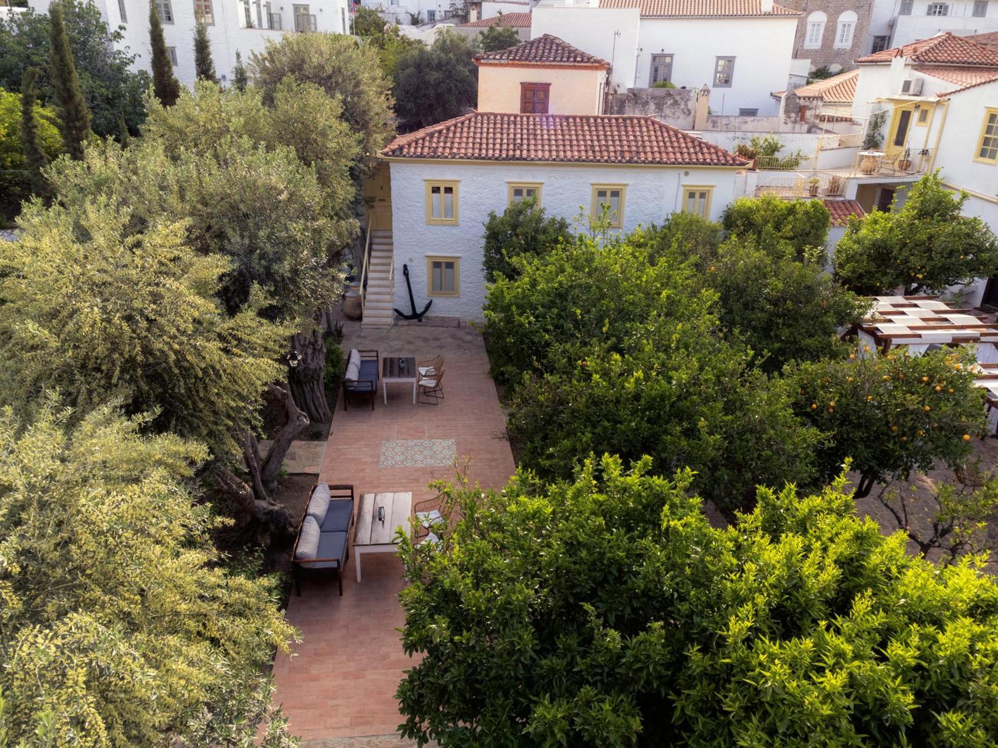 Rafalias Mansion Hydra  Bagian luar foto